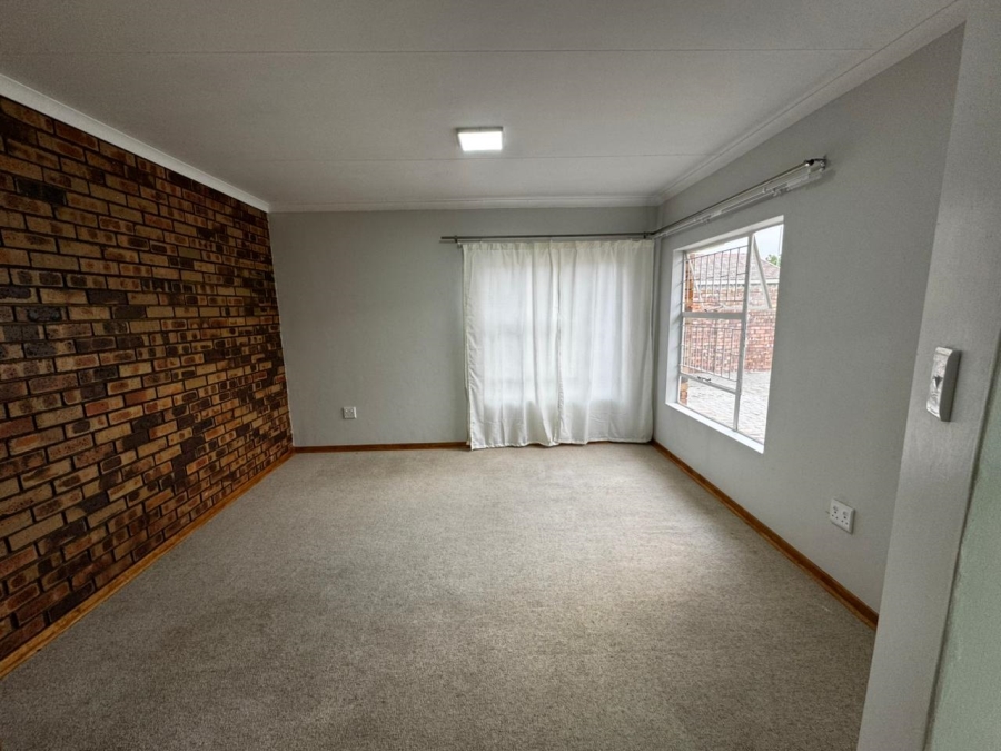 To Let 4 Bedroom Property for Rent in La Provance Free State